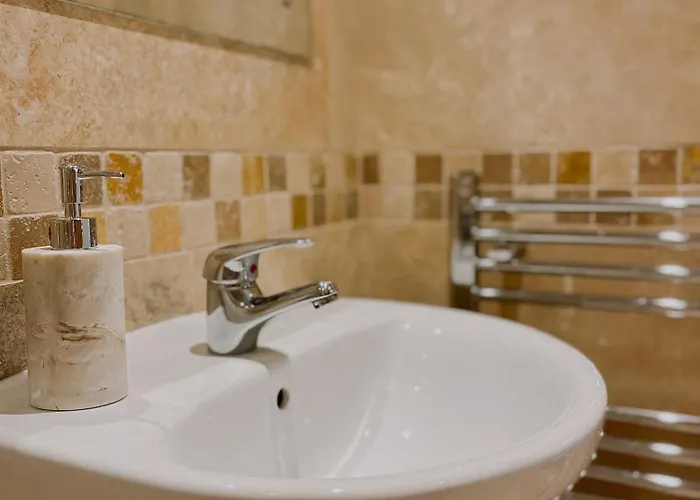 Eva Sands * Scarborough