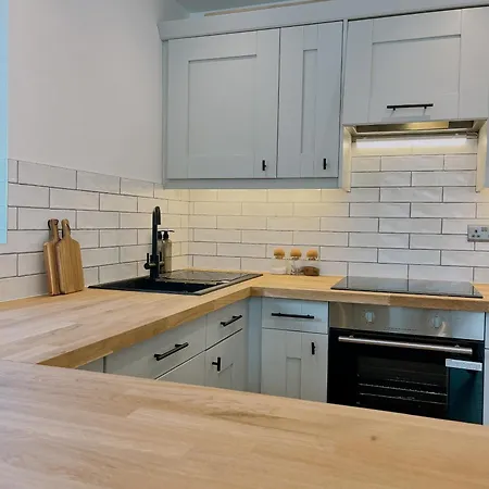 Eva Sands * Scarborough