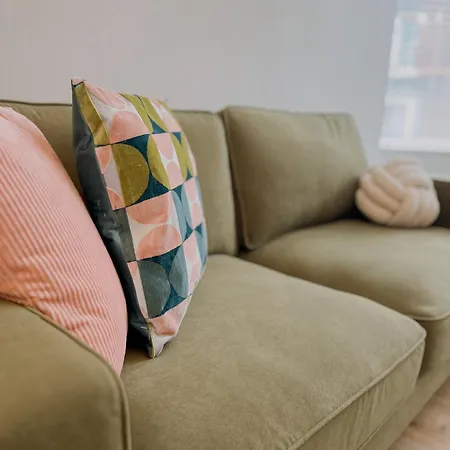 Eva Sands * Scarborough