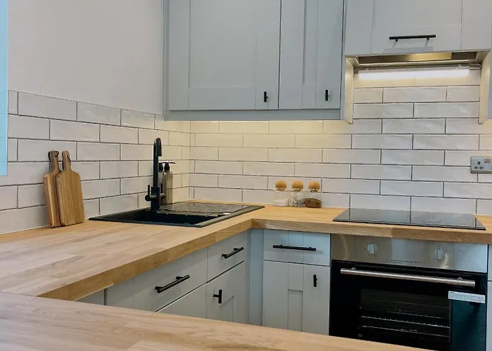 Eva Sands * Scarborough