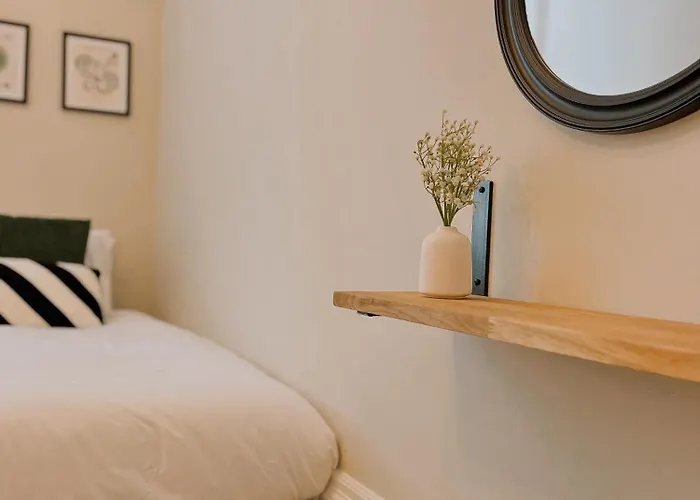 Eva Sands * Scarborough